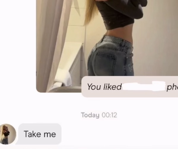 Dating app conversation screenshot